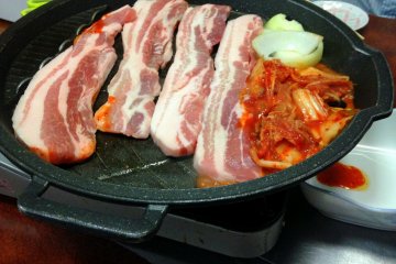 <p>A set of Samgyeupsal for two could surely feed four people.</p>