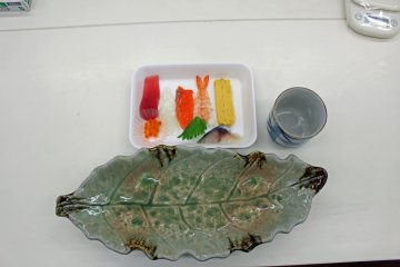 <p>The prepared sushi and serving plate</p>