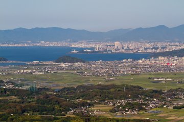 <p>You can see western Fukuoka City with Fukuoka Tower and the tall buildings of Momochi</p>