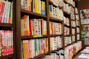 Deretan buku dalam literasi Jepang