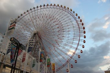 <p>Колесо Tempozan Ferris Giant Wheel</p>