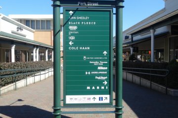 <p>Each section of the outlets is clearly marked with the nearby stores</p>