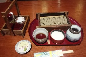 Makan siang gratis saya - Tokamachi komori soba dengan parutan ketela