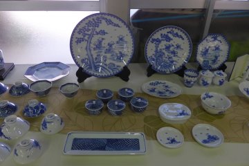 <p>Mikawachi porcelain</p>