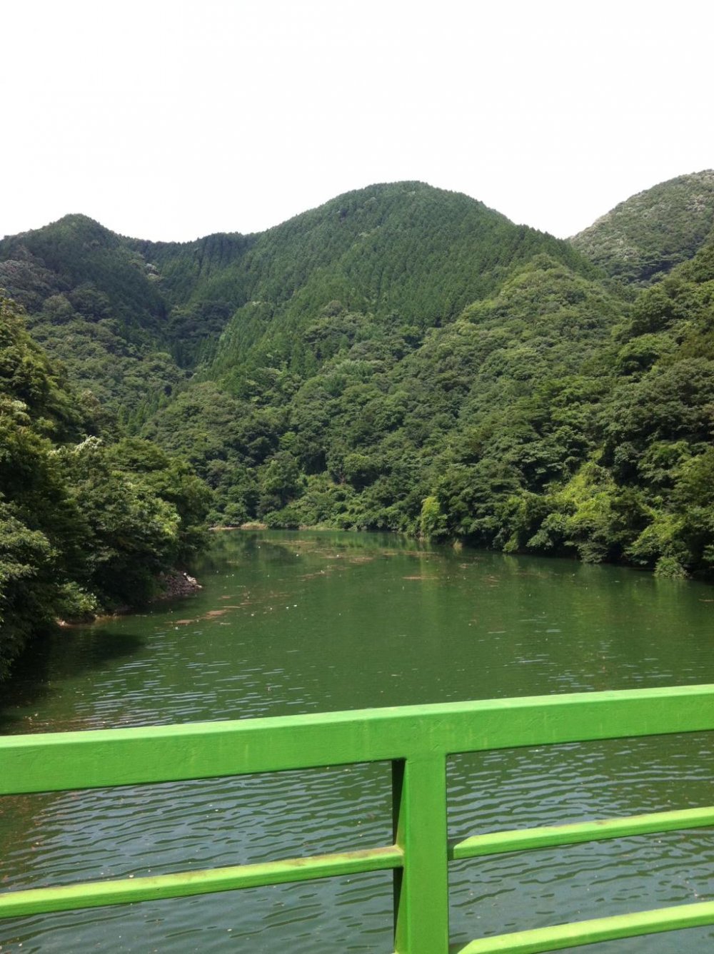 Hồ chứa trên đường đến Nishiyama