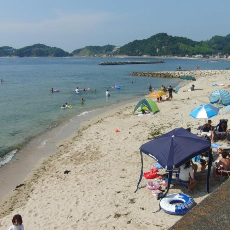 Bãi biển Monchichi Kaigan