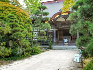 The main building of Zuiho-ji