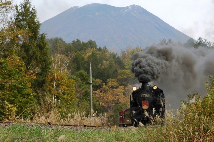 Steam Locomotive Niseko and Mt. Yotei