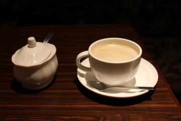 <p>Drinks are not included in the lunch set, but this coffee only cost</p>
