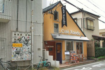 Caf&eacute; Xando is a cute little house in a quiet side street of Imaizumi in Tenjin
