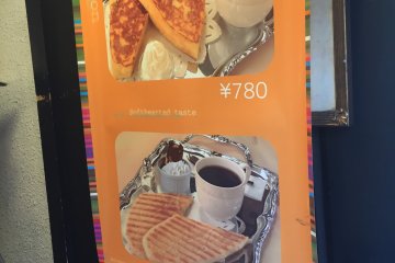 <p>Aaliya Cafe has a simple menu of French toast or panini sandwiches.</p>
