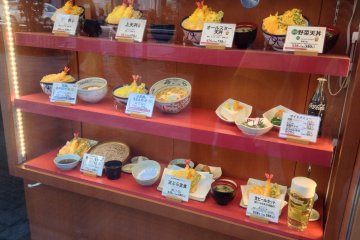 <p>Enjoy soba or udon with your tempura with various sets.&nbsp;</p>
