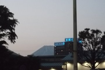 <p>Dusk over Mishima station</p>
