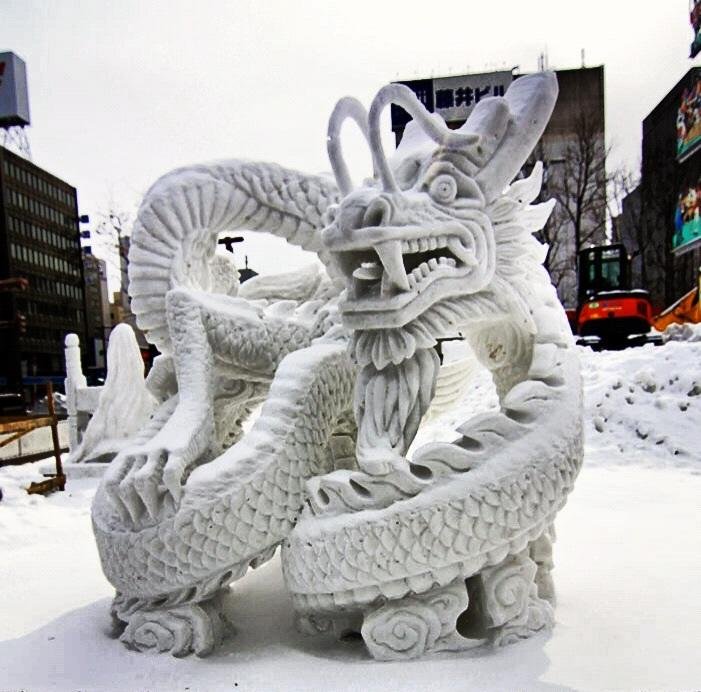 <p>Победитель Всемирного Снежного Конкурса Скульптур: Дракон из Гонг Конга</p>