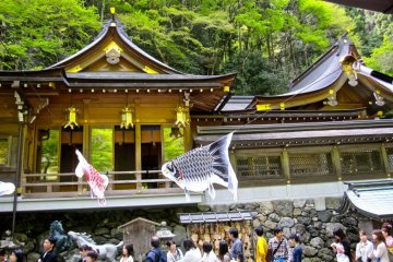 Main hall "Hondo" at Kifune Shrine