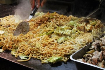 Yakisoba or Japanese fried noodles is one of my favorite dishes from the food vendors. It is not expensive and it will fill you up. 