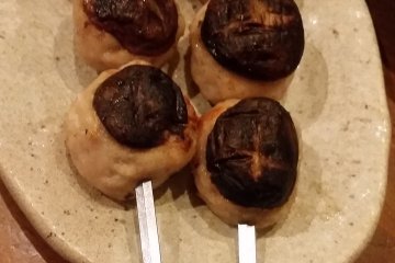 Meatball skewers with mushrooms