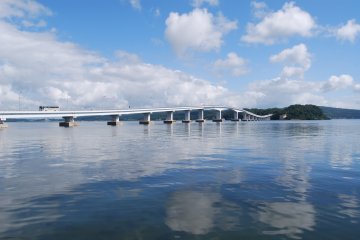 Start in Wakura Onsen and cross the first bridge