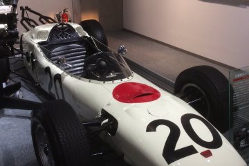 An old-style racing car at the Honda Collection Hall
