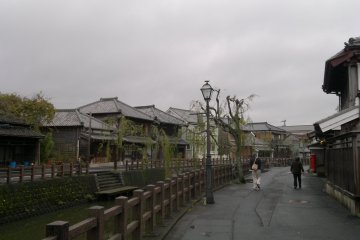 After 15 minutes of walking away from the station area, I finally arrived in the “Little Edo” part of Sawara
