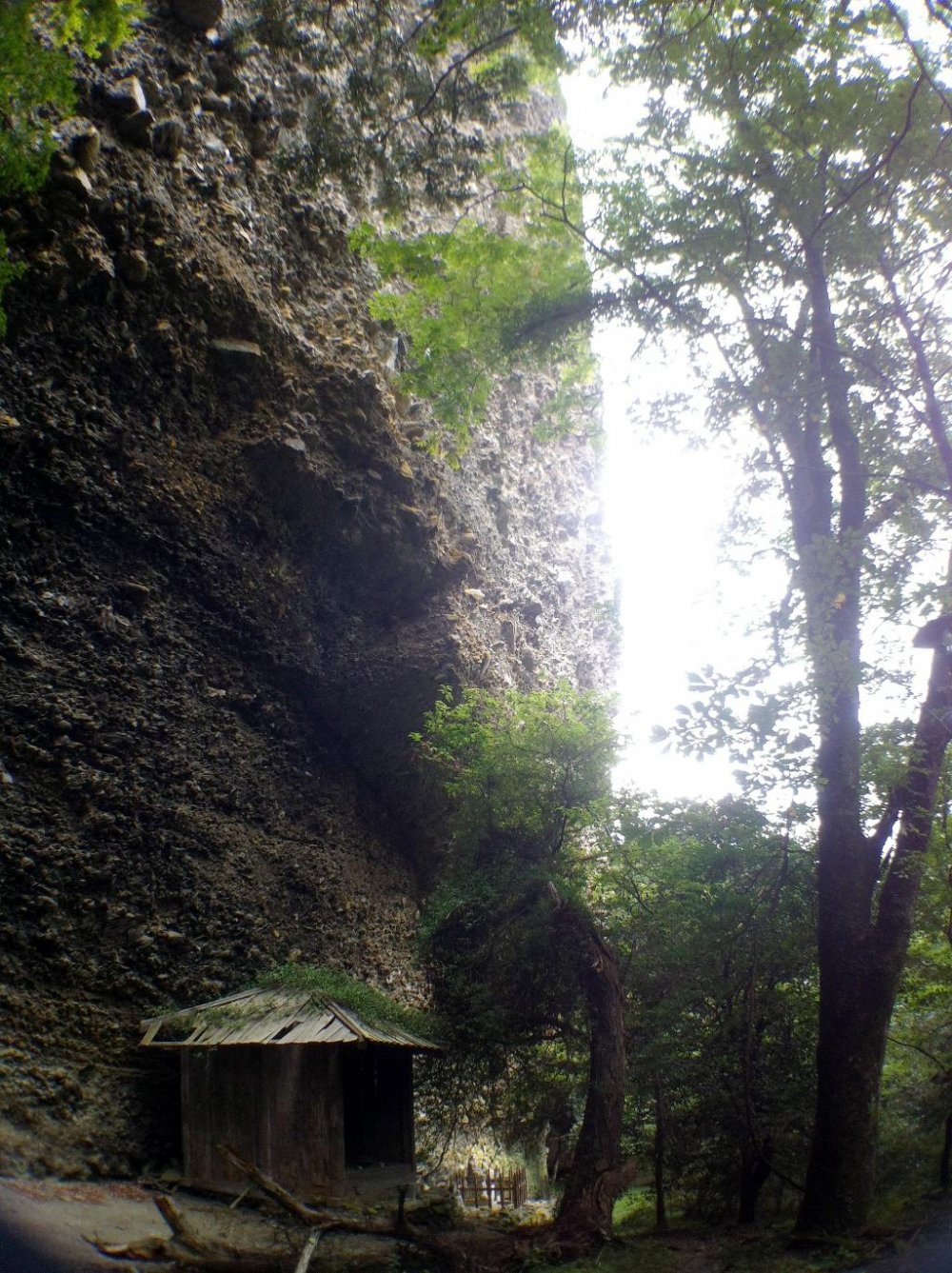 The awful awesome overhanging cliff
