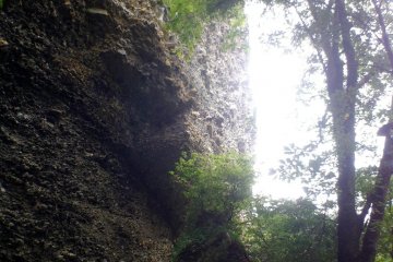 The awful awesome overhanging cliff