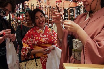 Yuriko found the chopstick part of the tour particularly intriguing.