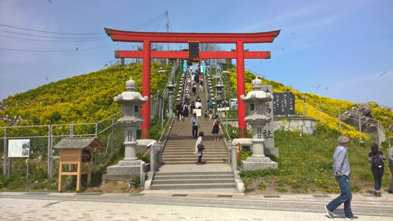 The entrance of the Kabushima shrine