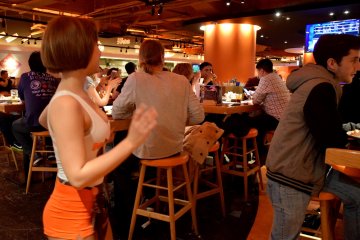 Dinner and waitress performance, entertainment is guaranteed