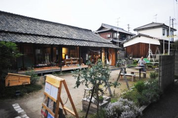 Shimacoya guesthouse and cafe 