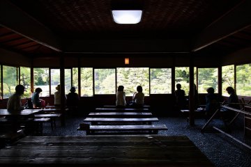 Visitors taking a rest at the Keitakuen pavillion