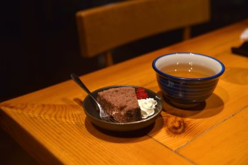 Chocolate sponge cake and black tea for dessert