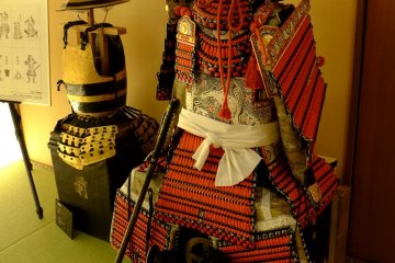 The armours of a daimyo and a common footsoldier