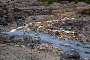Sulfurous streams