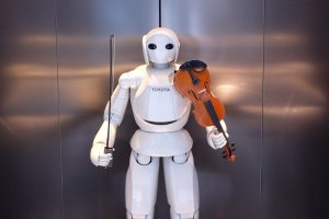 The robot playing violin