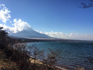 Lake Yamanaka has a view of Mt. Fuji.