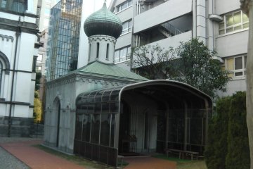 Auxiliary outdoor chapel