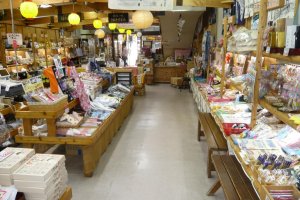 Cửa hàng udon tại trường Nakano