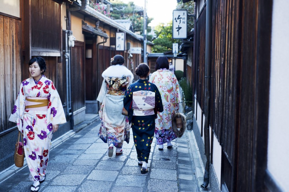 Terletak tepat di sebelah Kodaji Temple, inilah salah satu gang dengan atmosfer terbaik di Kyoto