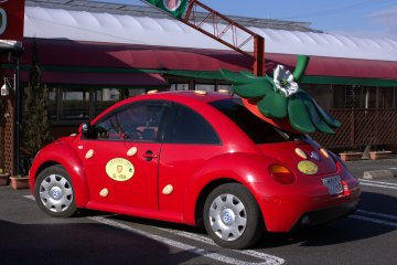 Strawberry Farm Ikaho has the cutest promotional car