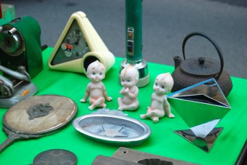 Antique dolls, mod clock and various items