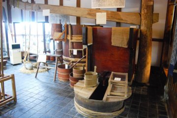 The well-arranged museum provides much information about sake making in the old days.
