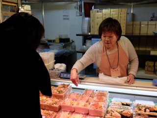 A good opportunity to buy regional food without leaving Tokyo
