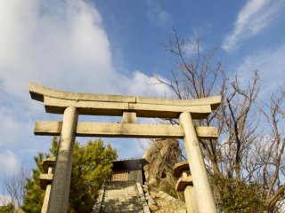 The god Oyamatsumi is said to have been worshipped by the island's mine workers.