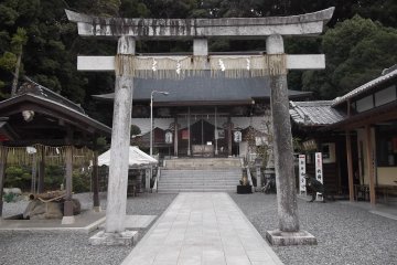 The gate to the shrine precinct