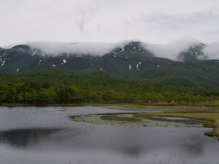 Khung cảnh nhìn từ đài quan sát ở hồ nước thứ nhất