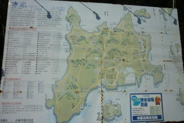 <p>แผนที่ท่องเที่ยวเกาะฮอนจิมะที่ท่าเรือ</p>