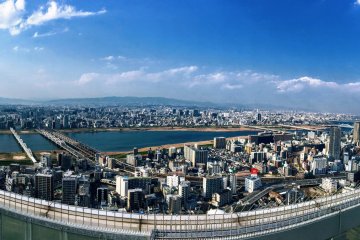 On clear sky days you will be rewarded with a stunning panorama of Shin-Osaka