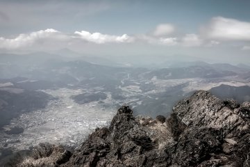 Hiking Mount Yufu dake