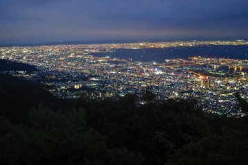 摩耶山上看見的大阪和蘆屋市夜景